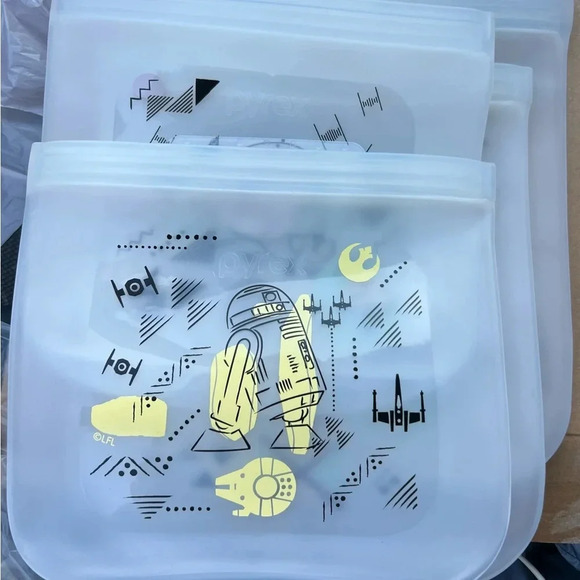 NEW Star Wars Pyrex 4pc Platinum Silicone 4-Pc Storage Bags - Picture 8 of 8